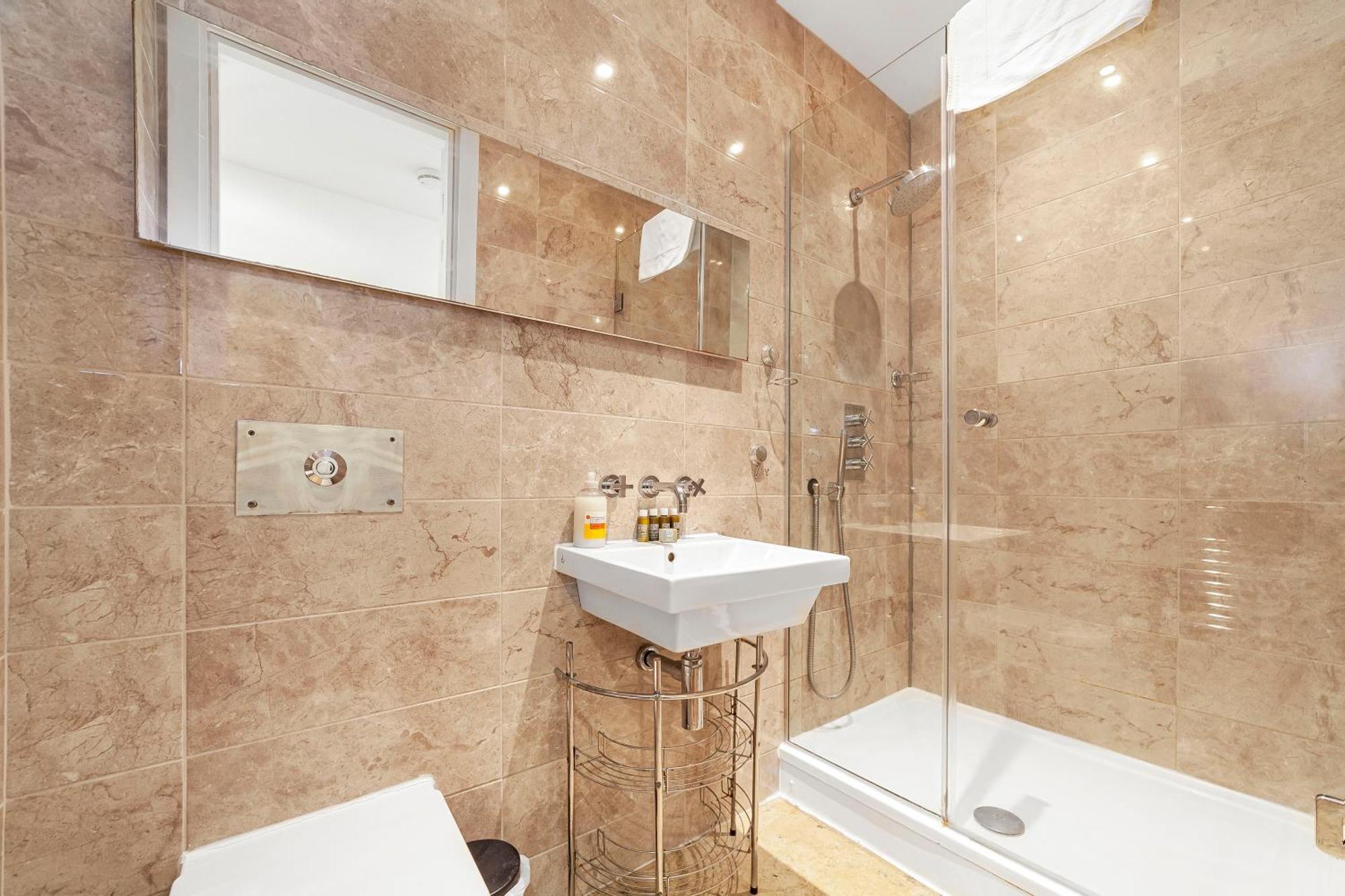 Deluxe Holborn Two Bedroom Apartment لندن المظهر الخارجي الصورة